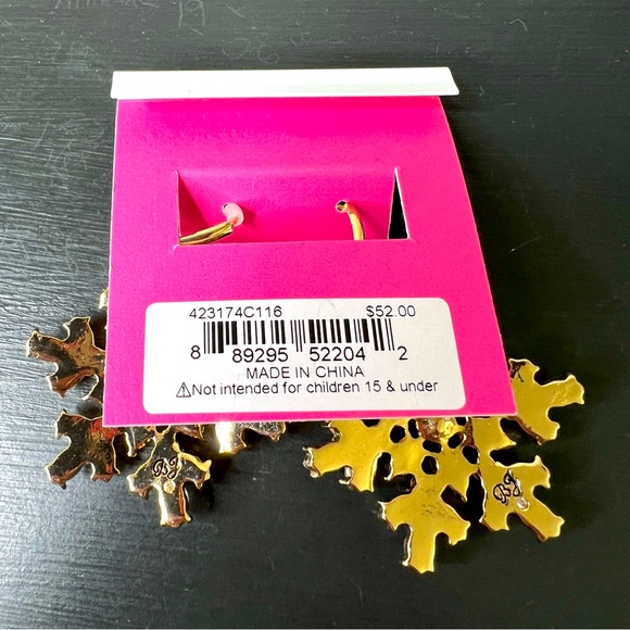 Betsey Johnson Snowflake Drop Earrings NWT - Picture 3 of 3